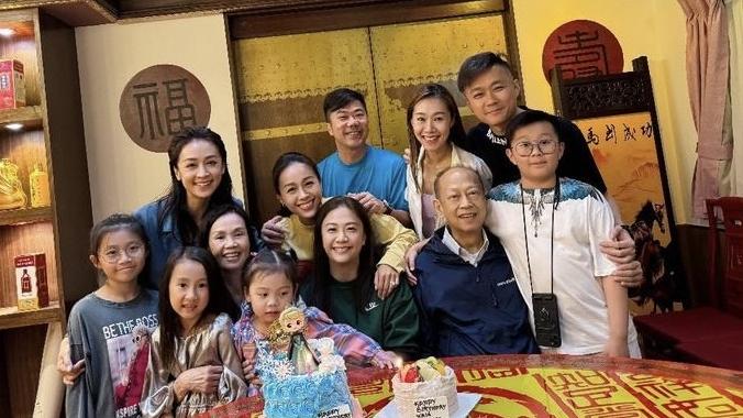 黃心穎罕晒三代同堂全家福 泥鯭首現身企正C位獲認證 