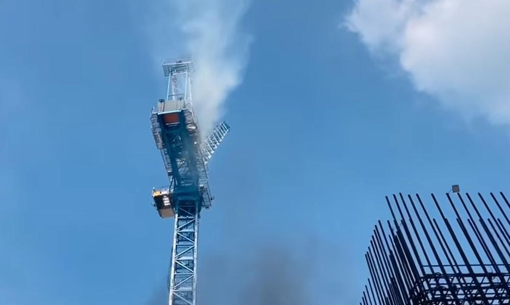 柴灣水務署地盤天秤疑爆炸冒煙，再涉精進建築。(FB)