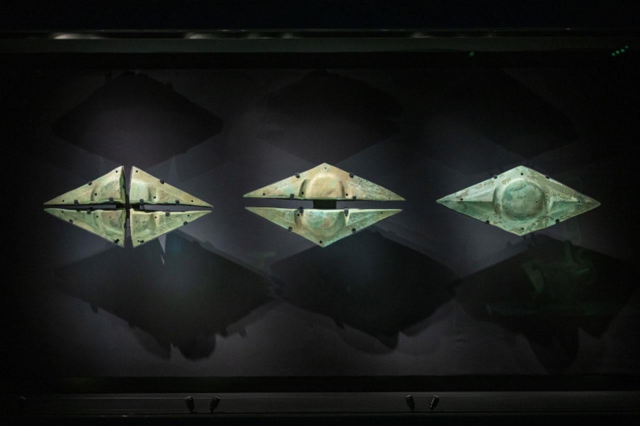 眼形器象徵日神與光明