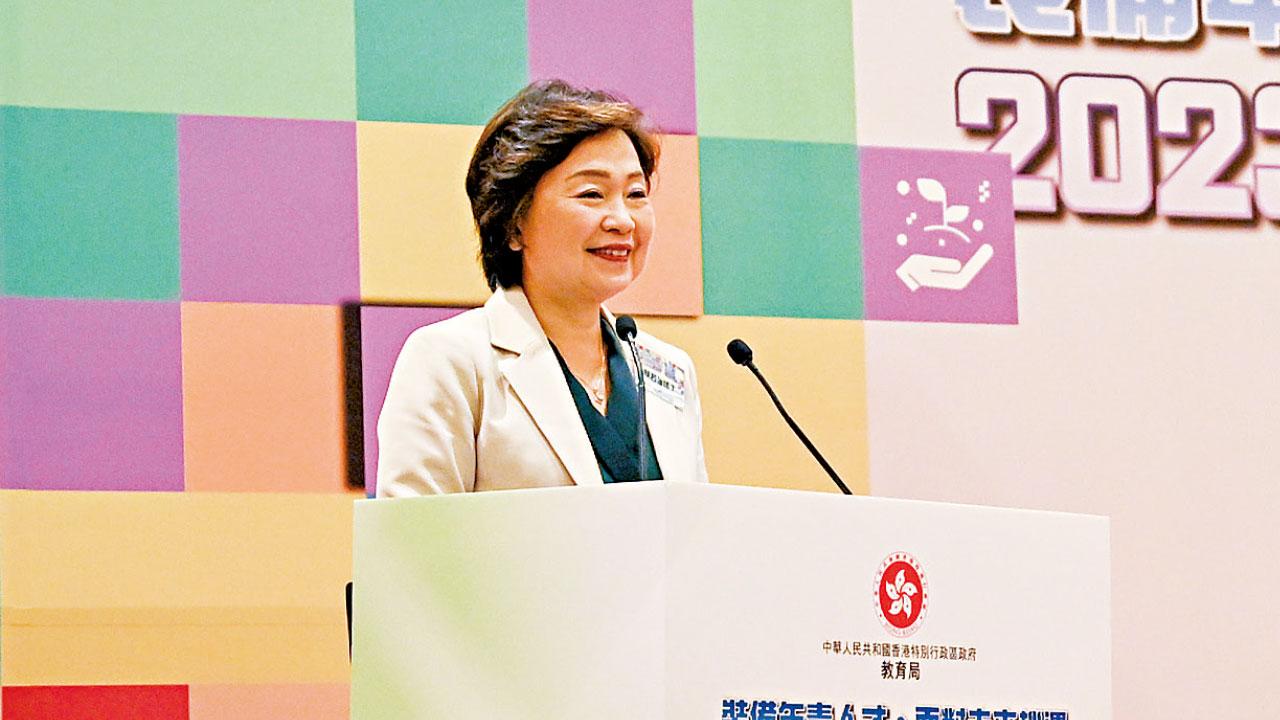 加強學生愛國教育 蔡若蓮︰立體了解國家