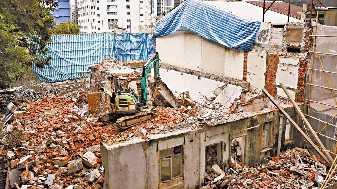 中葵涌村拆村屋發生工業意外 工人遭石屎壓中危殆