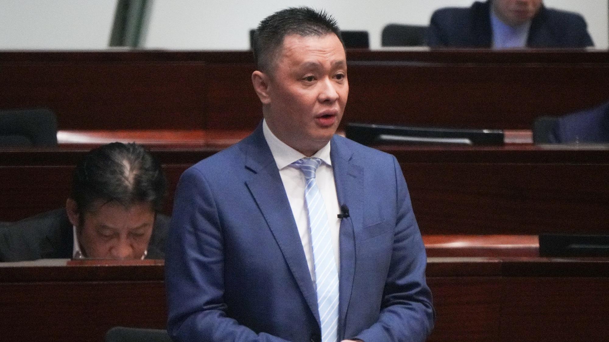 Ray Online｜鄧飛被海關搜查　指「假假地都係議員」