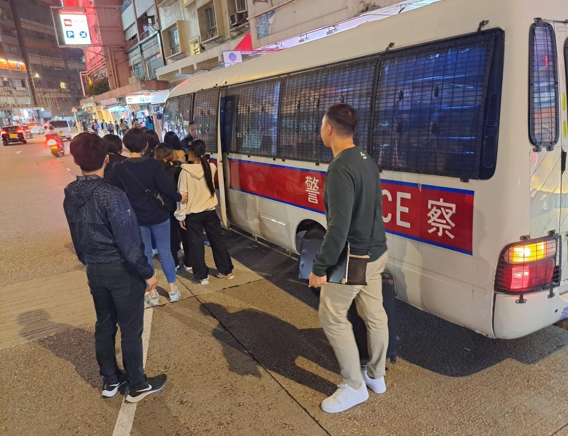 黃大仙爵祿街掃黃拘3外籍女 檢避孕套毛巾