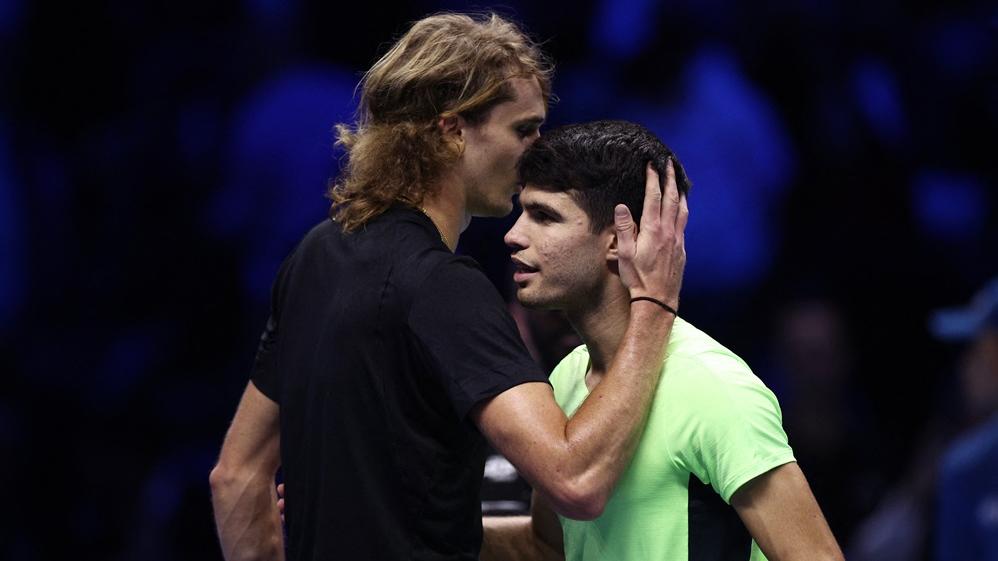 艾卡拉斯在首場年終賽不敵施維列夫。(路透社)