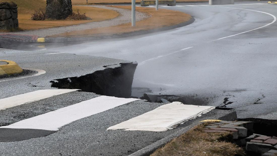 冰島火山料將爆發 6小時地震800次 專家稱「時辰終到」料持續數百年 英媒︰冰島正裂開