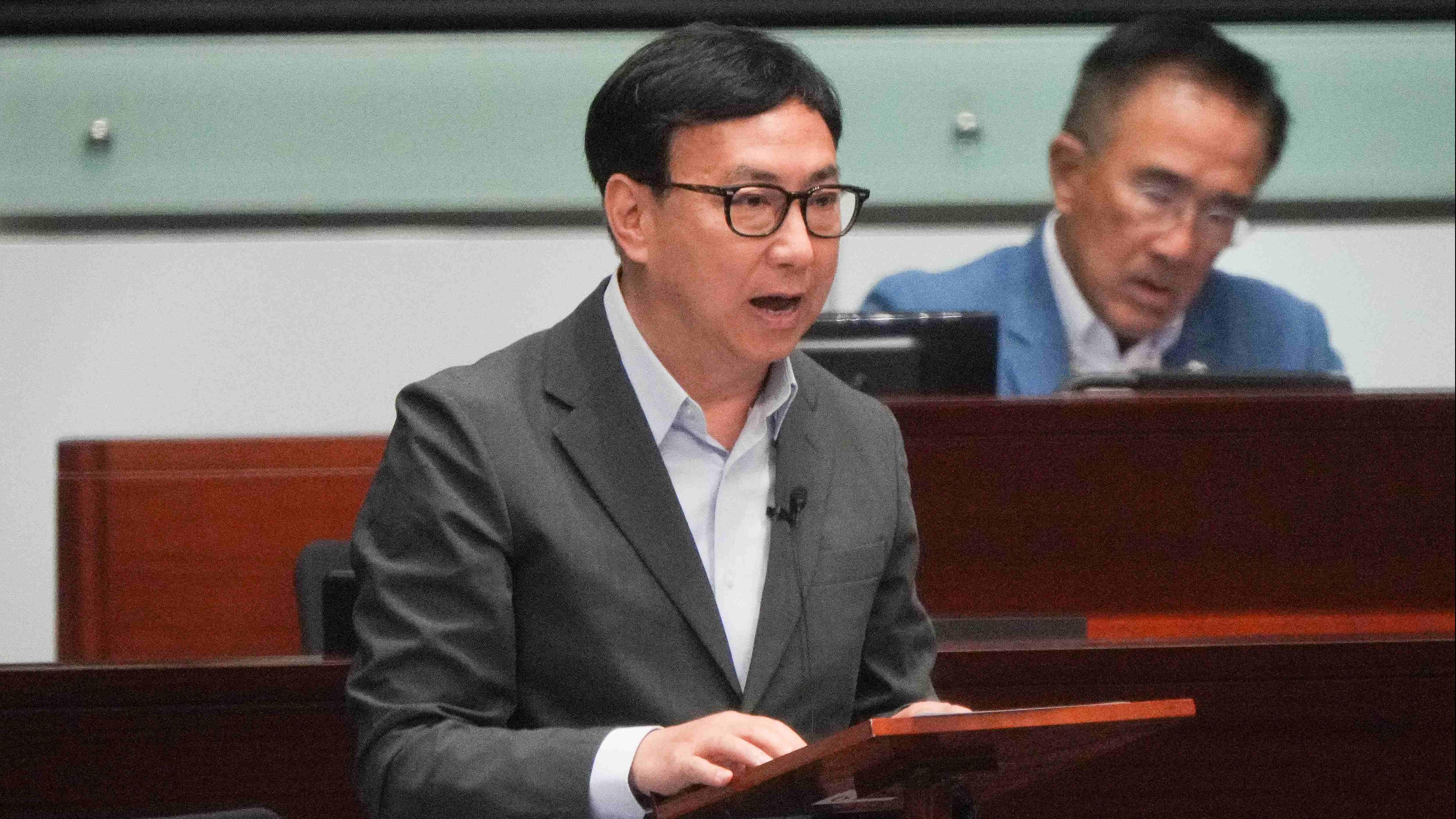 區議會選舉2023｜狄志遠：來自同一光譜如只有不同種類的橙　陳國基反駁放棄原則或有毒蘋果、爛香蕉