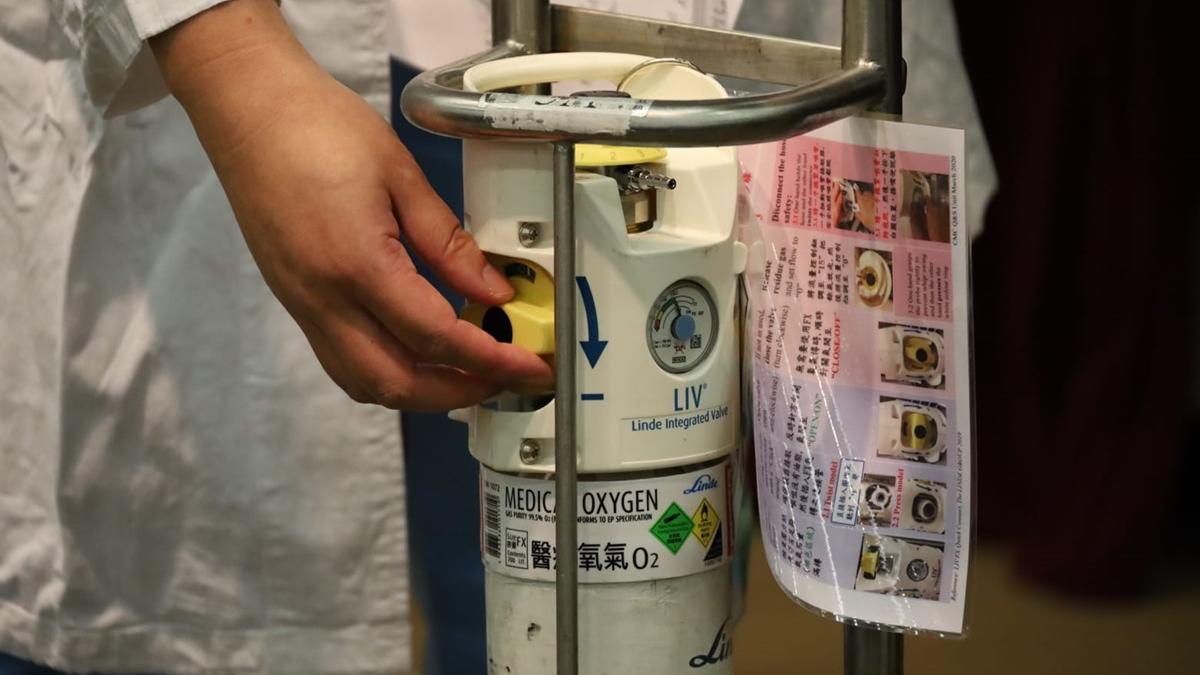明愛醫院醫療事故涉及氧氣樽氣閥未打開。(鍾式明攝)