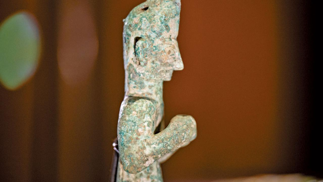 小立人內藏十字形骨心