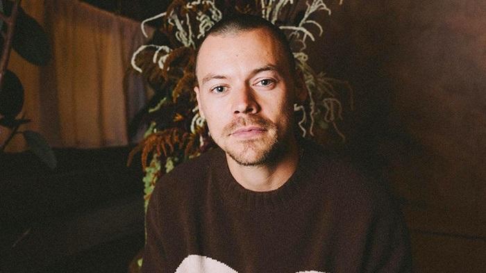 Harry Styles剃頭賀自家香水上市