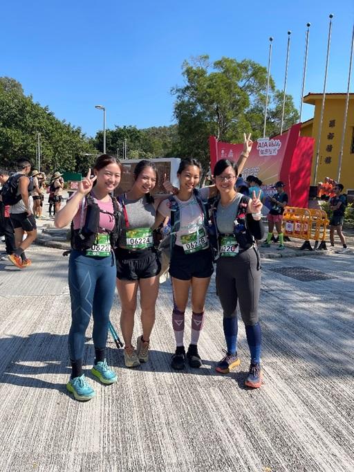 中大醫科四女生首次參賽，希望完成賽事作為送給自己的禮物，左起黃苑嵐、張曉嵐、蕭樂林和馮雅蕾。