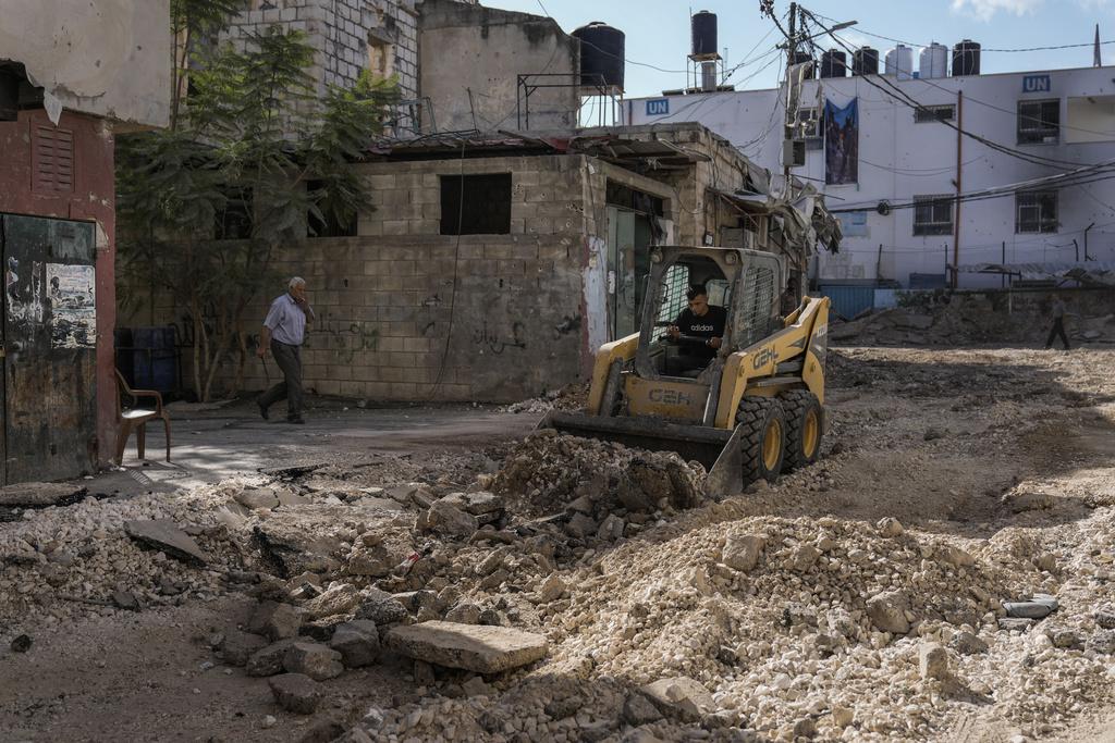 西岸一個巴人難民營近日遭受以軍攻擊。(美聯社)