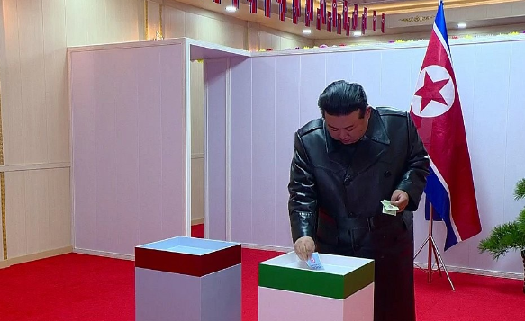 北韓領袖金正恩亦親身到票站投票（影片截圖）