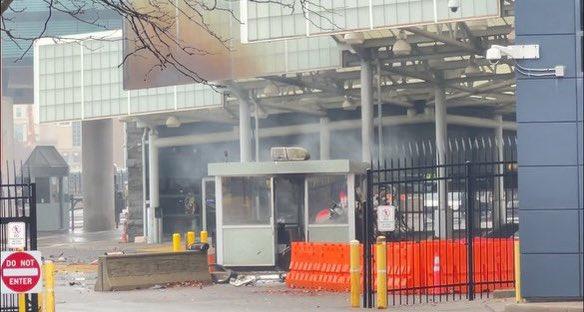 連接美加彩虹橋汽車爆炸2死1傷，紐約州長指不涉恐佈主義。(X)