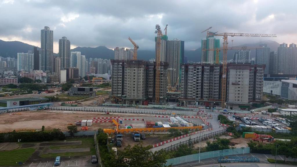 單位座向東北方，目前望開揚市景。(代理提供)