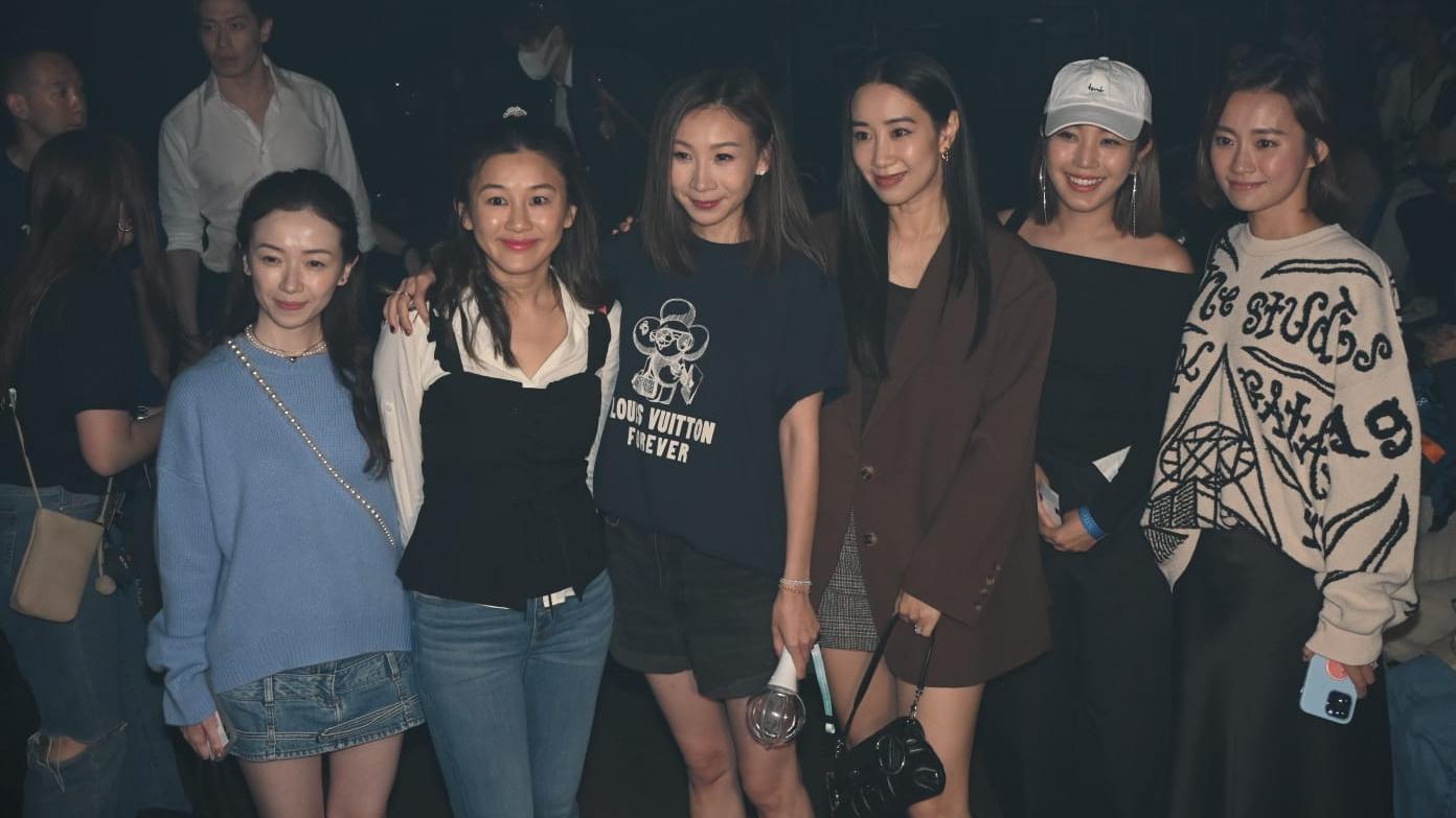 鄧麗欣開騷｜吳雨霏楊愛謹激罕合體 世紀合照有姜麗文當電燈膽