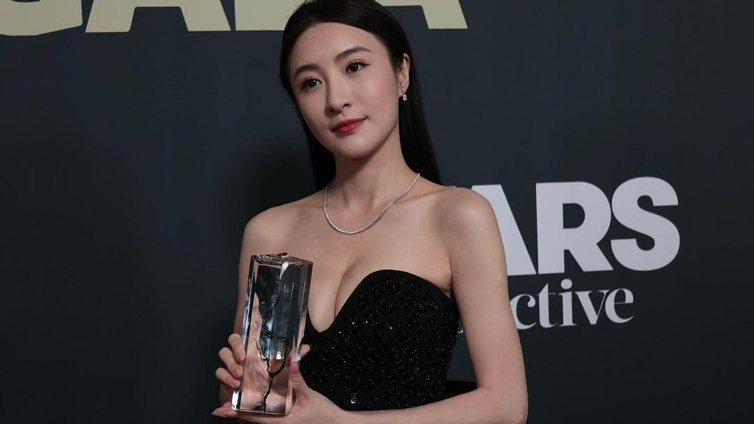 林夏薇超低胸晚裝性感出席洛杉磯影展  大曬與Tony Jaa佐藤健集郵照