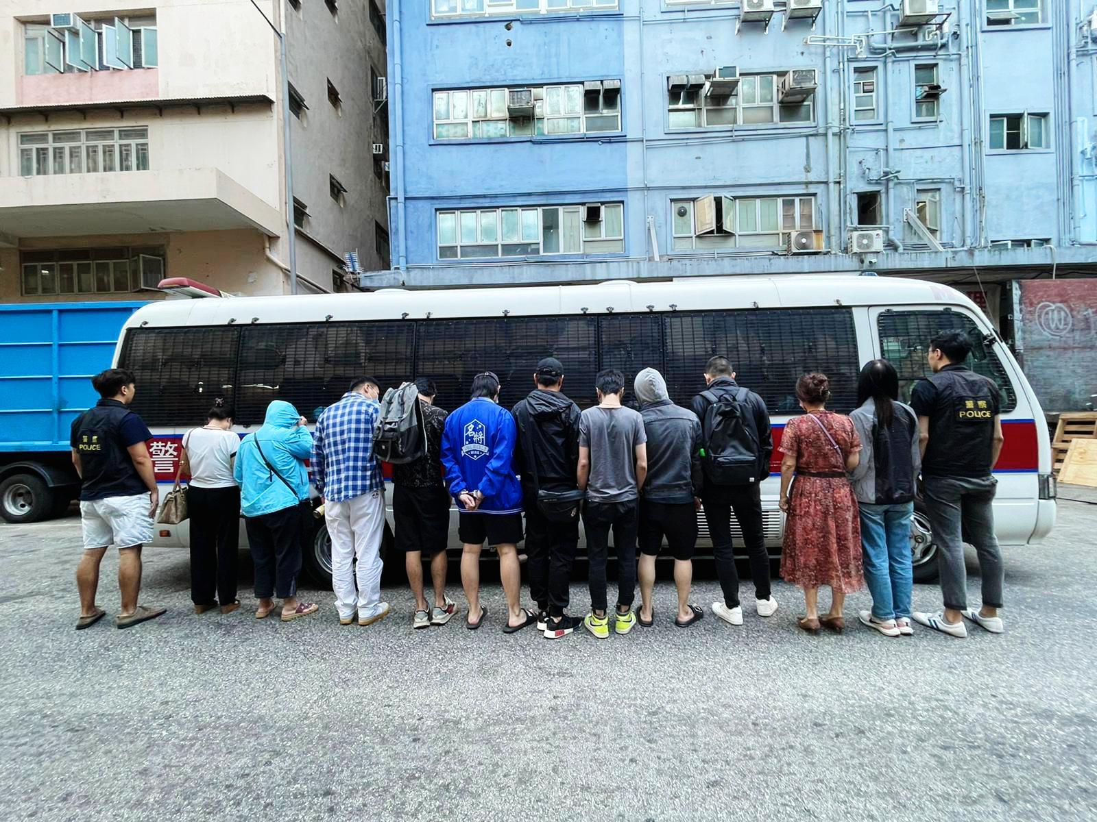 旺角疑非法百家樂賭場被搗破 警拘22人檢42萬元籌碼