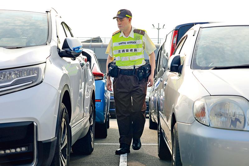 袁滙林以交通督導員工會理事的身分參與研習班，了解《憲法》及國情。(《警聲》圖片)