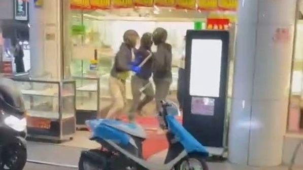 日本警方指3名劫匪中已拘捕其中2人。(網上圖片)