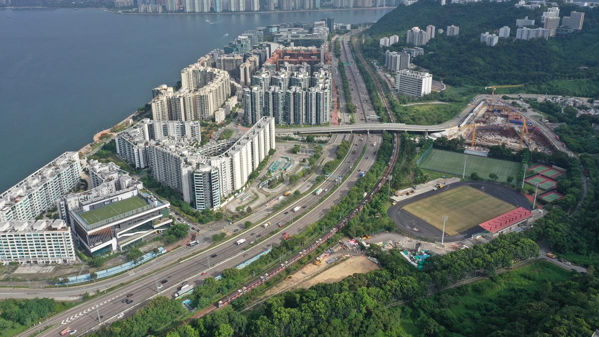 政府計劃在東鐵綫加建白石角站，目標2033年或之前啟用。(資料圖片)