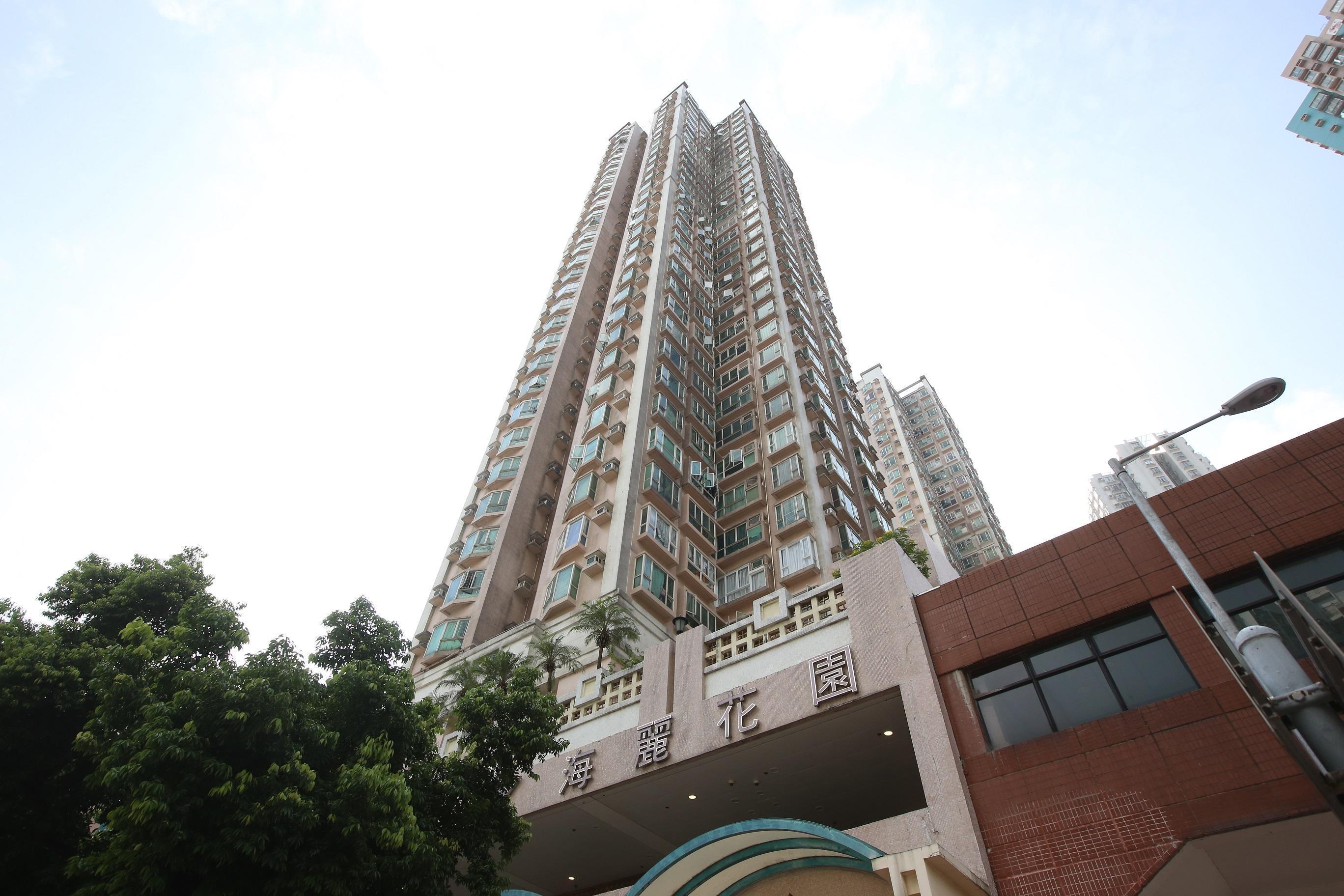 屯門海麗花園獲同區首置客入市，以市價378萬元承接一伙低層兩房內園戶自用。