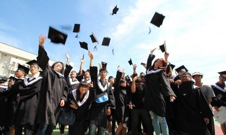 下學年免入息審查資助計劃增至34,390元。(資料圖片)