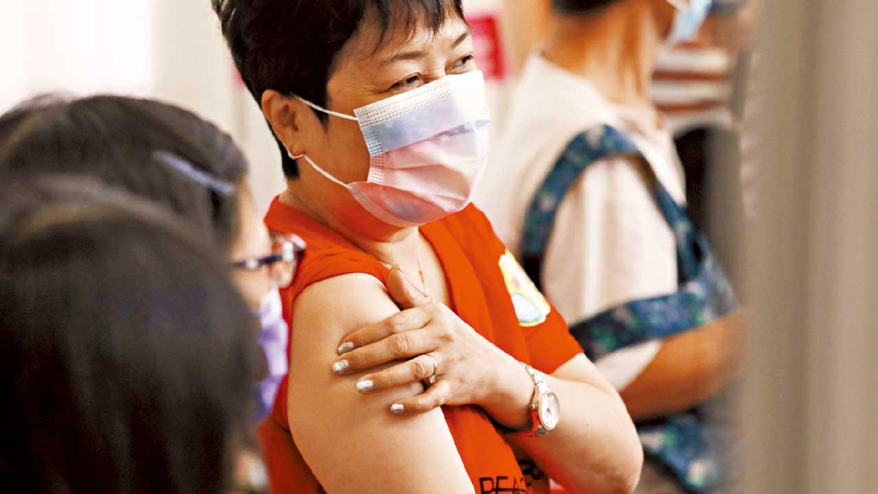 加強外防輸入阻傳染病進社區 袁國勇等學者倡全民參與抗疫 建足夠韌性助社會如常運作