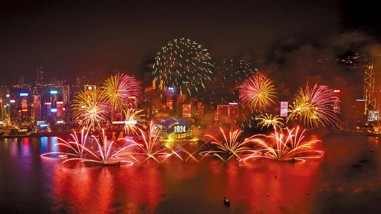 除夕煙花音樂匯演 歷來最大 煙花闊1300米 長12分鐘