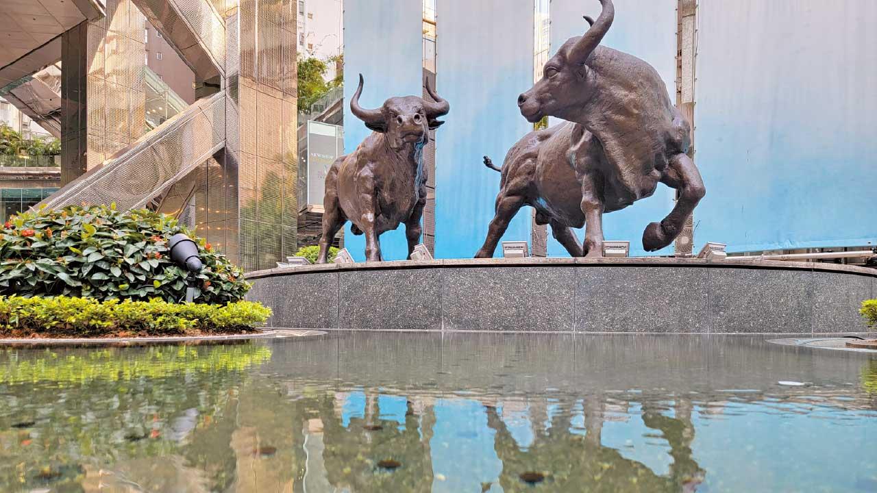 估值低殘｜憧憬明年初反彈 港股連續兩年回購逾千億