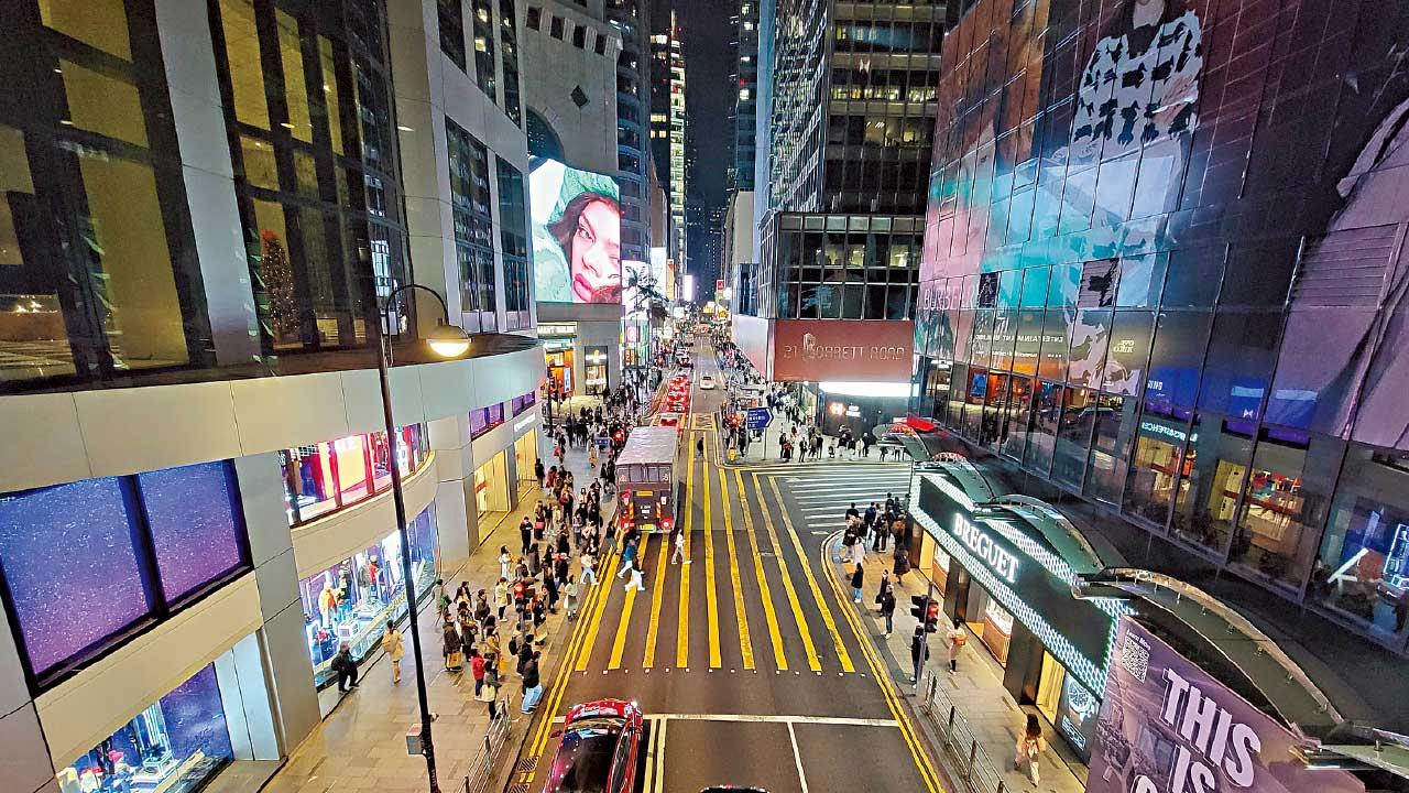 調查：逾半受訪者留港度聖誕  平安夜港九兩區封路  料26.4萬人赴尖沙咀慶祝