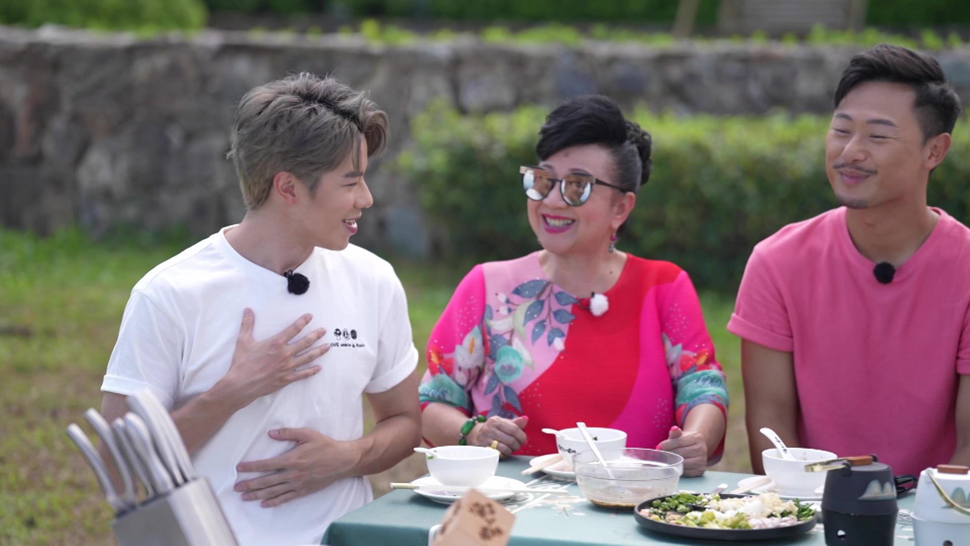 薛家燕懶理林正峰出言調戲 自爆想即興游水唔使着泳衣