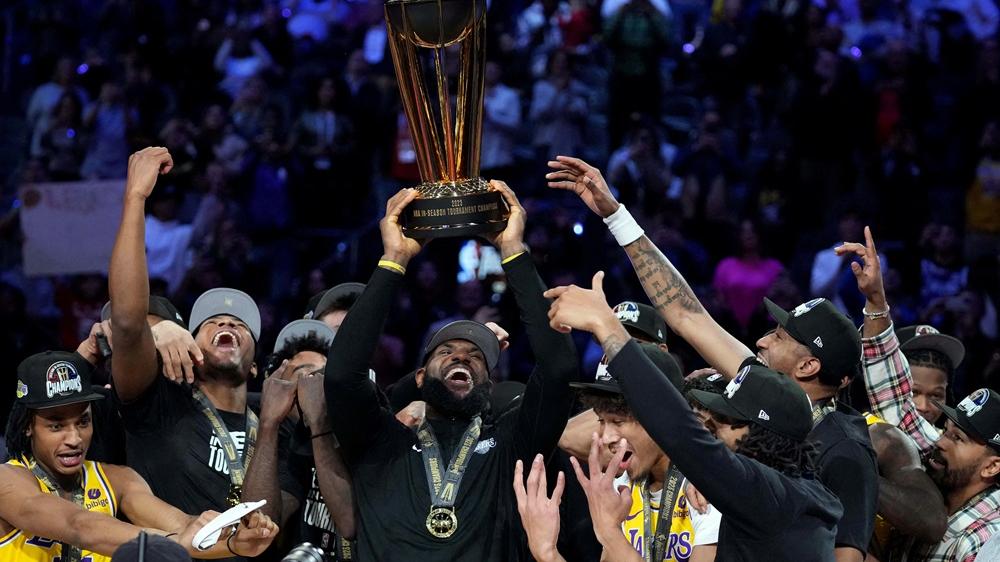 勒邦占士帶領湖人贏得首屆季中錦標賽冠軍。(路透社)