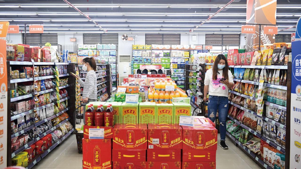 內地11月「三頭馬車」僅工業勝預期，城鎮調查失業率續錄5%。