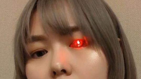 日本女子自學製作發光義眼。(X)