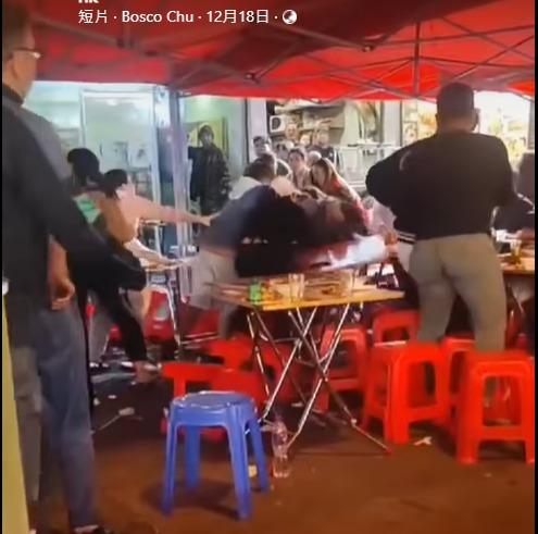 油麻地廟街發生MMA 市民：今次真係夜繽紛呀！(有片)