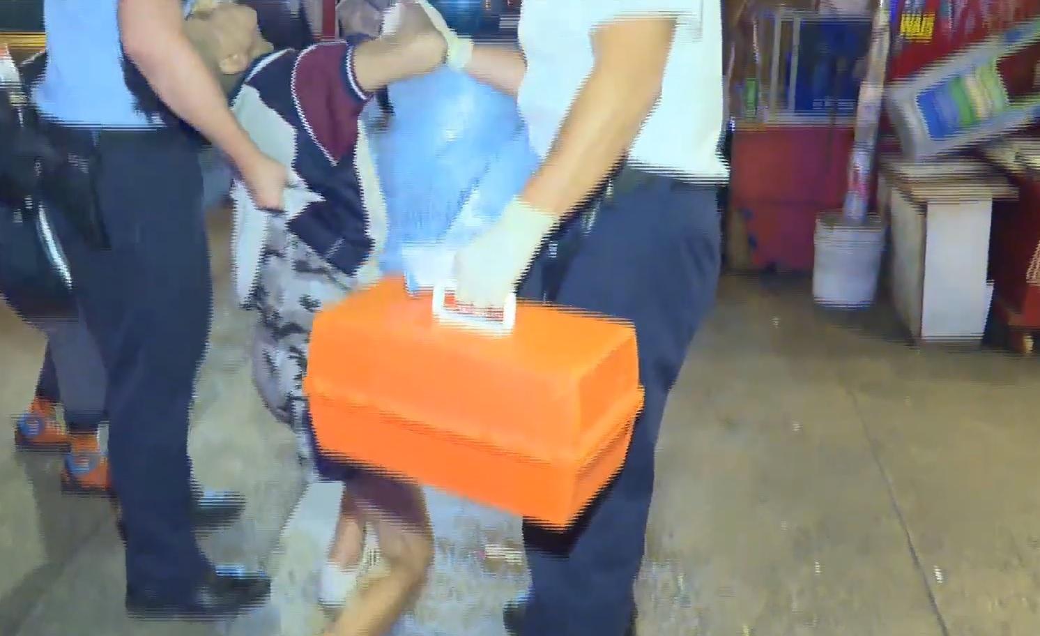 油麻地疑癮君子吸毒後跌倒 遭木板壓住 