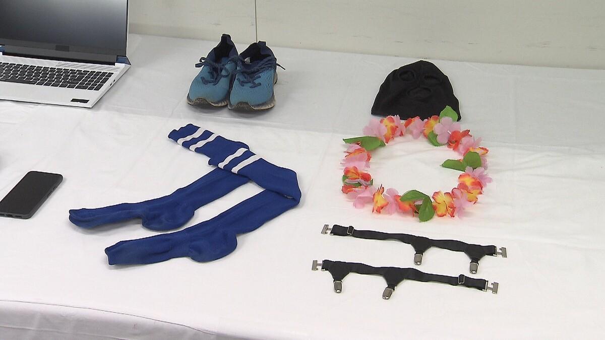 警察展示被捕男子的拍攝裝備。(新聞截圖)