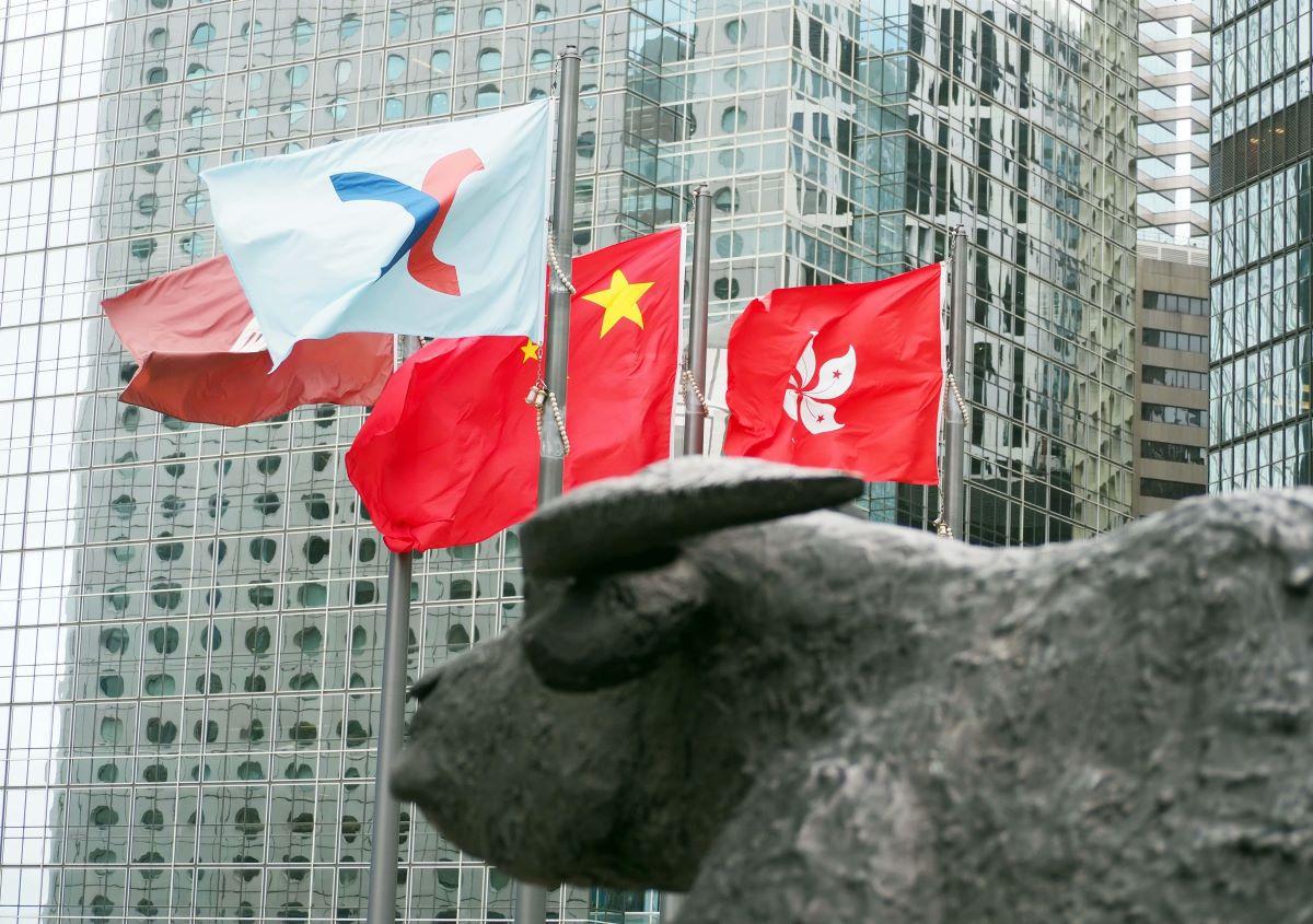 港股疲弱引發券商倒閉潮，彭博報道指，今年已有30間券商結業。