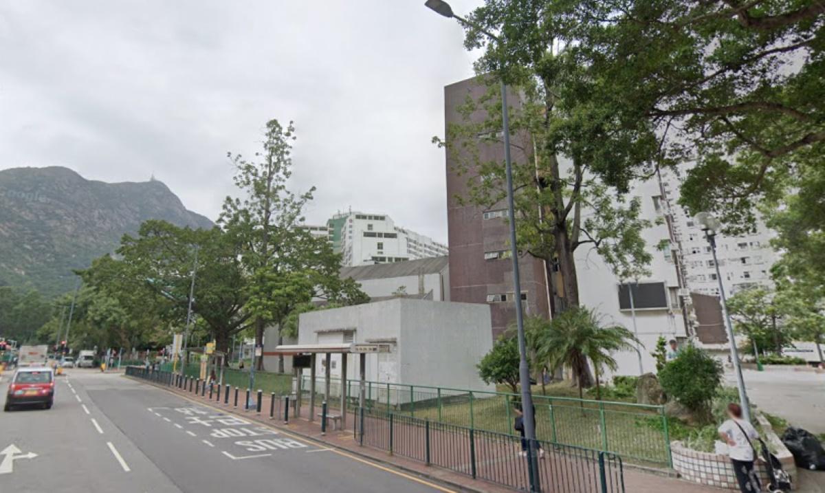 屯門「武術迷」藏刀劍三截棍嚇煞街坊　涉管有違禁武器被捕