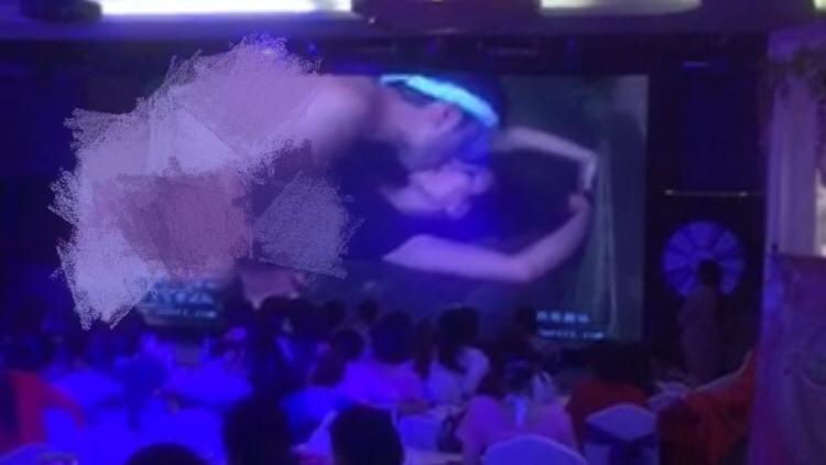 新郎婚禮上播示愛影片卻跳播「東京熱」　現場死寂一片 網民︰當場離婚吧