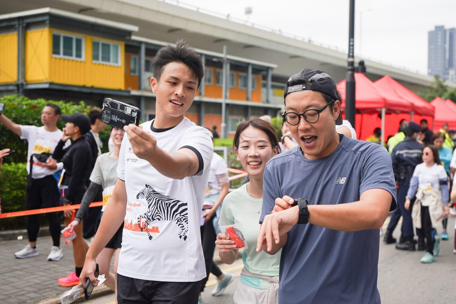 街馬2023｜東方昇孖100毛兩主持跑10K 梁諾妍陪伍家謙曹星如練跑