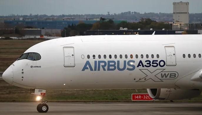 飛機製造商空中巴士（Airbus）證實，旗下法國子公司員工早前在辦公室提前舉行慶祝聖誕午餐派對，結果有大約100名員工集體食物中毒。