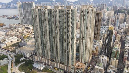 3組客搶購傲雲峰兩房 終790萬沽 原業主3年慘輸逾「2球」｜二手蝕讓