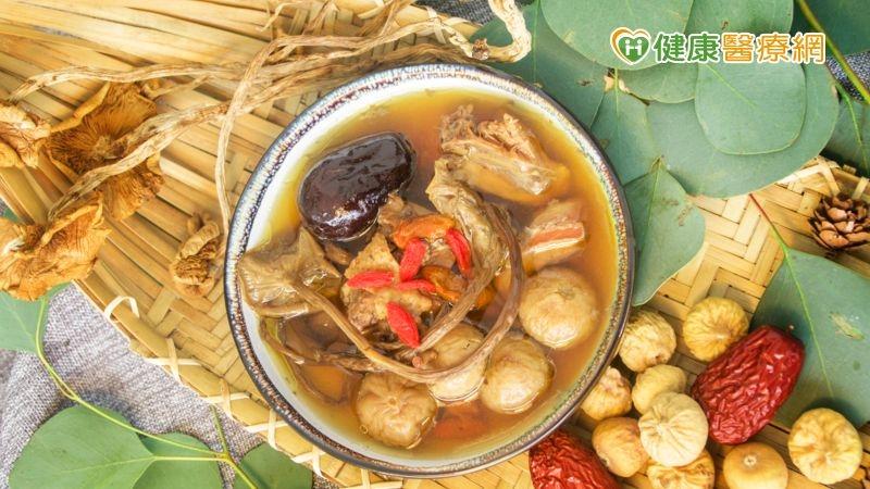 每到冬天總少不了吃補養生，在門診就經常會被患者問到，這個食物吃了會不會讓子宮肌瘤變大？