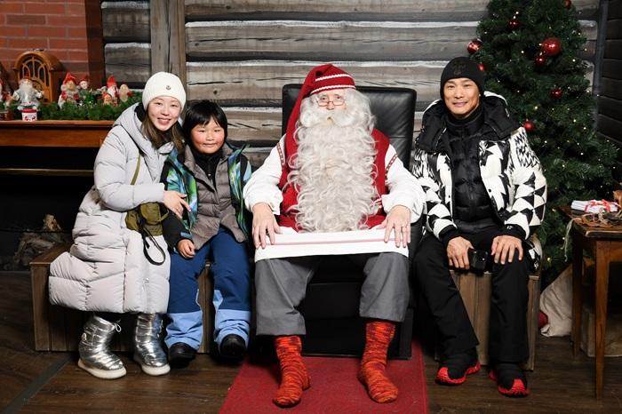 杜德偉攜子探聖誕老人完成心願