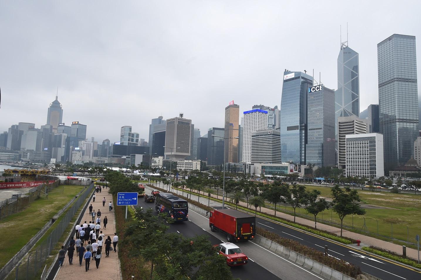 穆迪將香港評級展望降至負面 稱國安法及選舉制侵蝕自主權