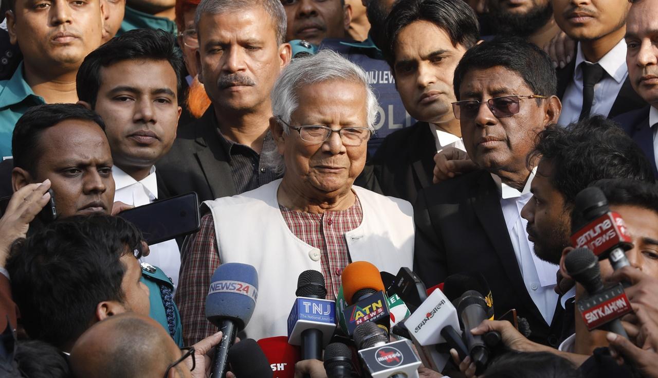 孟加拉諾貝爾和平獎得主尤努斯違反勞工法罪成，判囚半年。(AP)