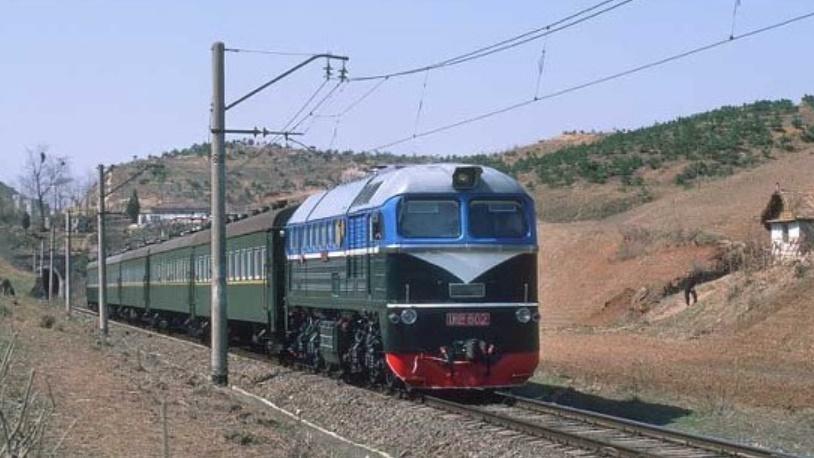 北韓火車7節車廂墮谷400人慘死，據報因供電不足肇禍。(網上圖片)