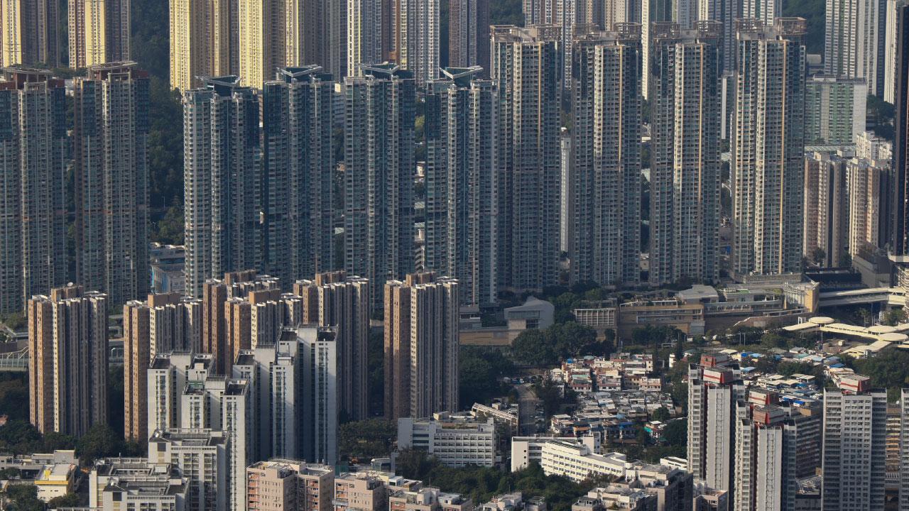 不應睇淡2024年樓市