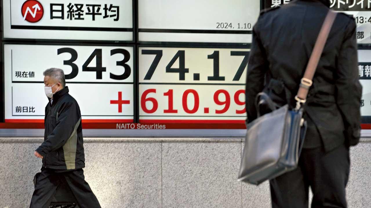 日股3日累升逾千點 收市突破三萬四 創34年高